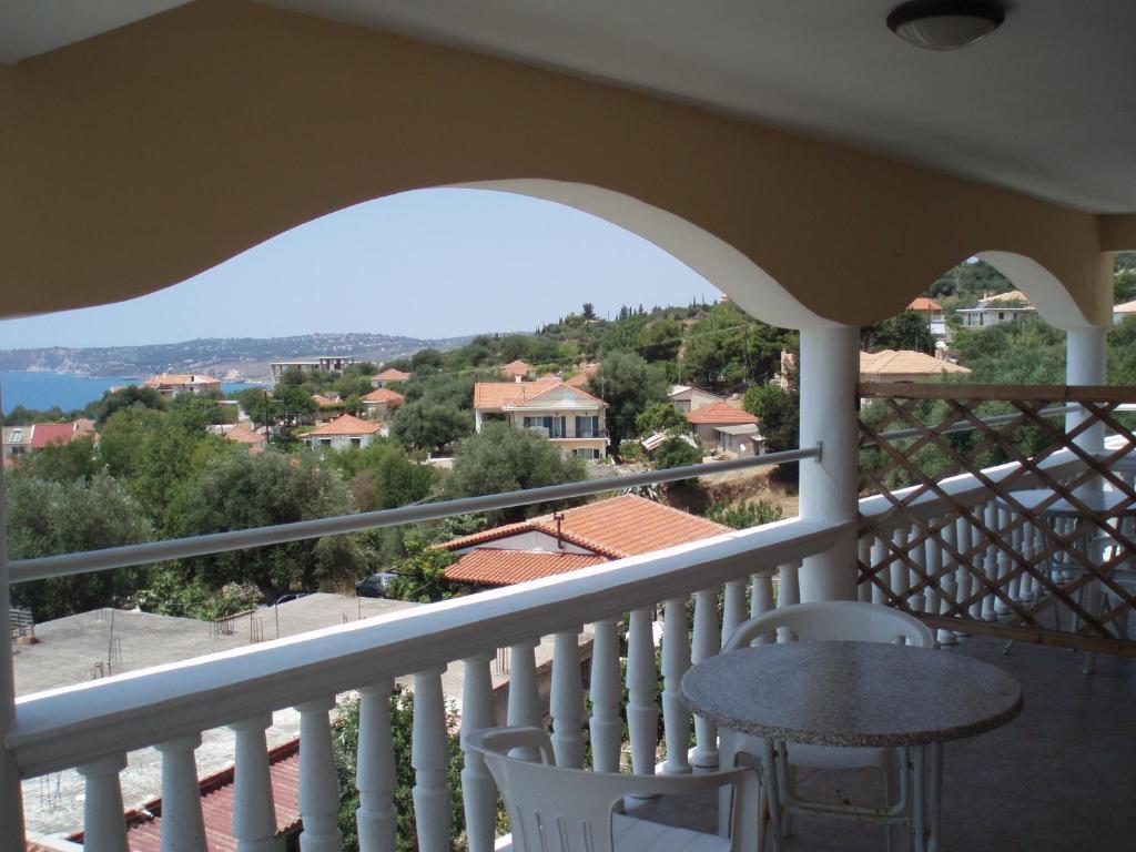 Marinos Studios At Lourdata Village Exterior photo